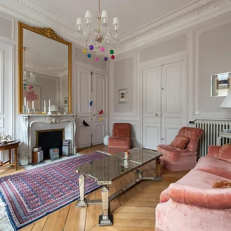 Apartment Rue De L'universite Iii By Onefinestay Paris