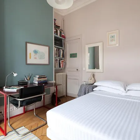 Rue De L'universite Iii By Onefinestay * Paris